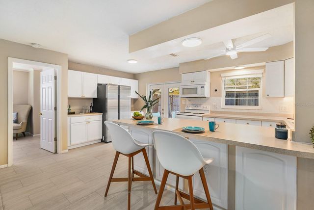 635 MELODY CIRCLE, Sarasota, FL 34237