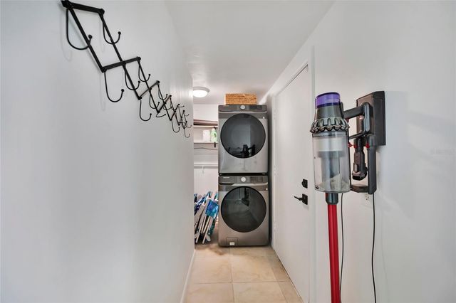 6426 COLONIAL DRIVE, Sarasota, FL 34231