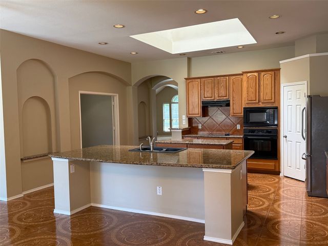 405 Love Bird Lane, Murphy, TX 75094