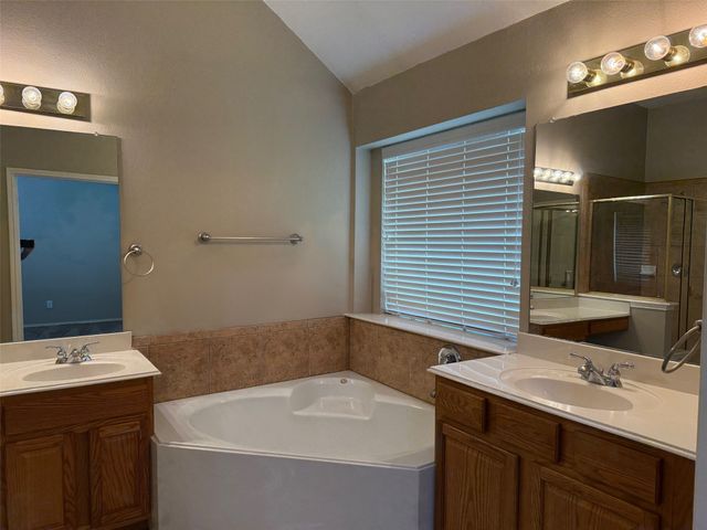 405 Love Bird Lane, Murphy, TX 75094