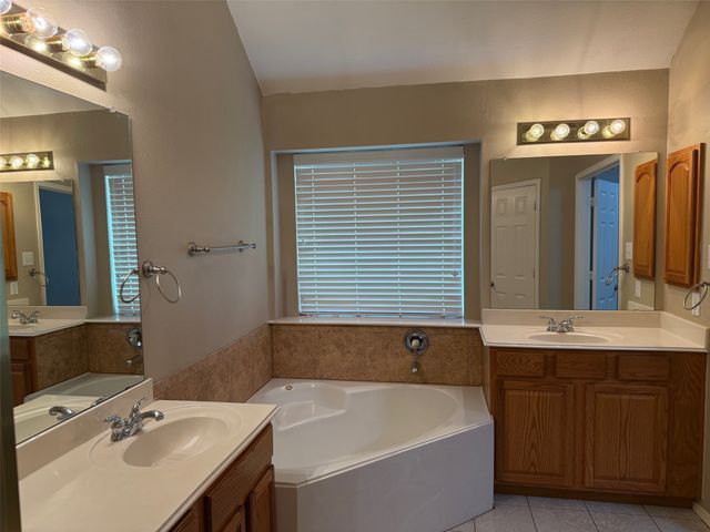 405 Love Bird Lane, Murphy, TX 75094