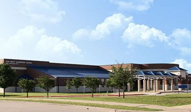 405 Love Bird Lane, Murphy, TX 75094