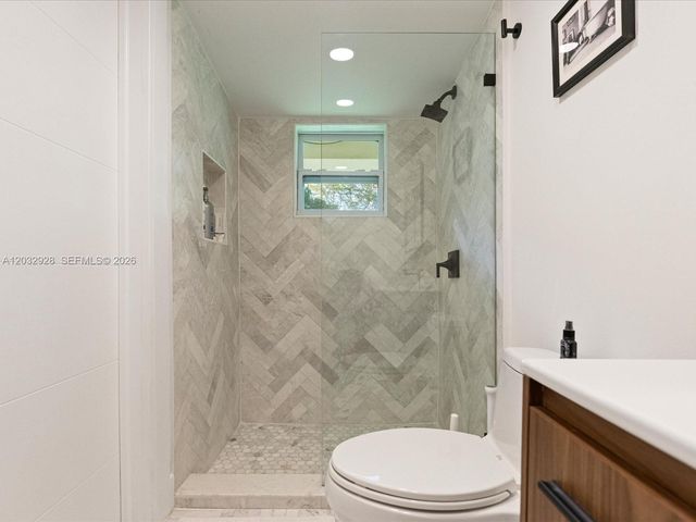 1945 Alamanda Dr, North Miami, FL 33181