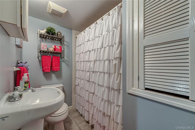234 Grand Avenue, Lindenhurst, NY 11757