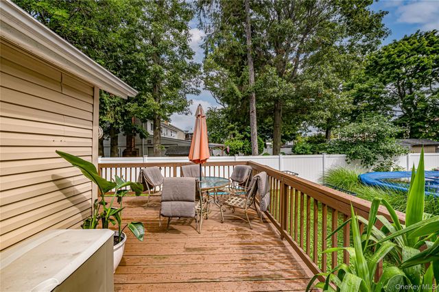 234 Grand Avenue, Lindenhurst, NY 11757