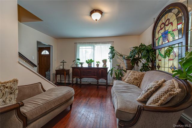 234 Grand Avenue, Lindenhurst, NY 11757