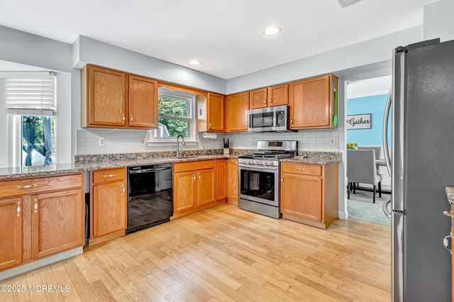 66 Diamond Lane, Howell, NJ 07731