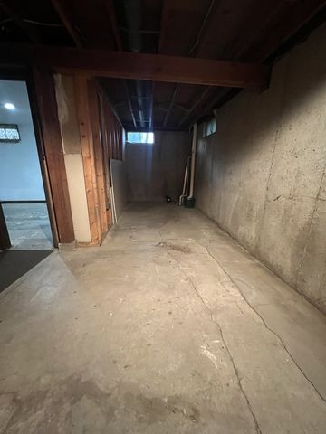 1525 MIDDLE Road, Bettendorf, IA 52722