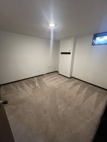 1525 MIDDLE Road, Bettendorf, IA 52722