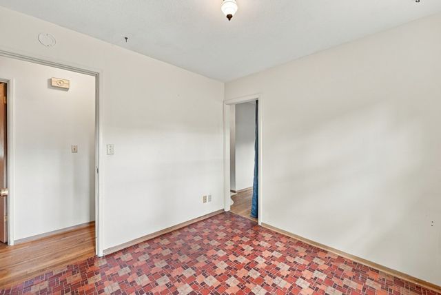 1525 MIDDLE Road, Bettendorf, IA 52722