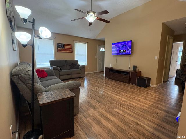 5626 Silver Fox Drive, Carterville, IL 62918