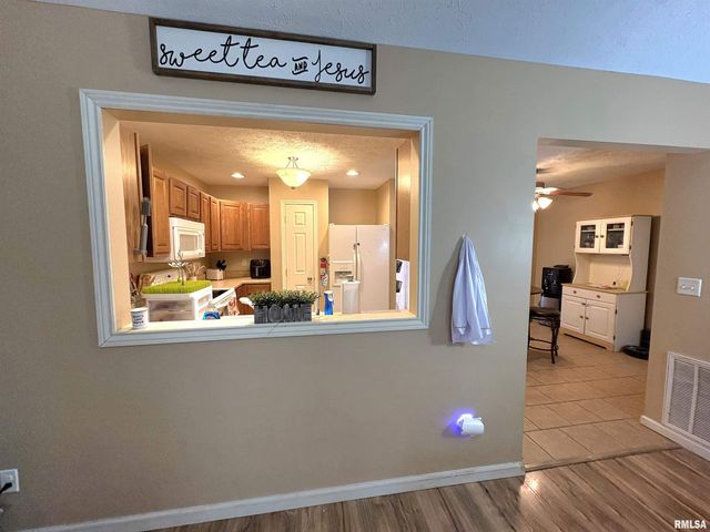 5626 Silver Fox Drive, Carterville, IL 62918