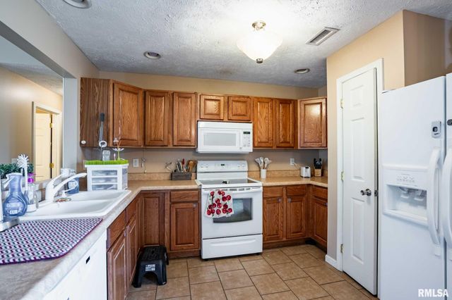 5626 Silver Fox Drive, Carterville, IL 62918