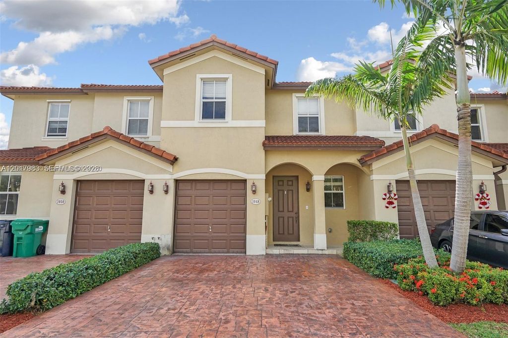 1048 NE 208th St, Miami, FL 33179