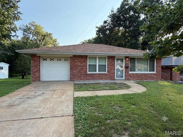 3740 Park Crest Drive, St Louis, MO 63125