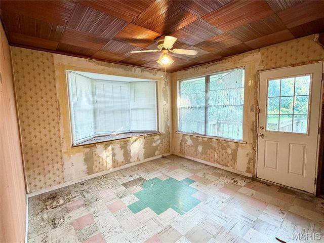 3740 Park Crest Drive, St Louis, MO 63125