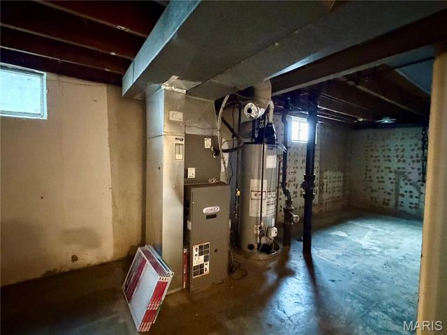 3740 Park Crest Drive, St Louis, MO 63125