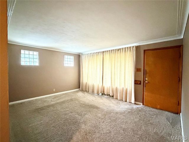 3740 Park Crest Drive, St Louis, MO 63125