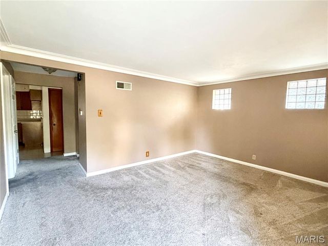 3740 Park Crest Drive, St Louis, MO 63125