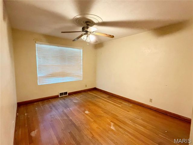 3740 Park Crest Drive, St Louis, MO 63125