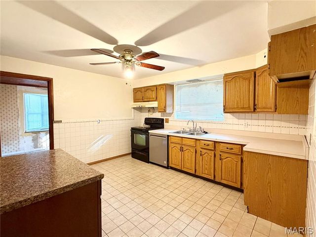 3740 Park Crest Drive, St Louis, MO 63125