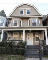 39 N 17Th St, East Orange City, NJ 07017