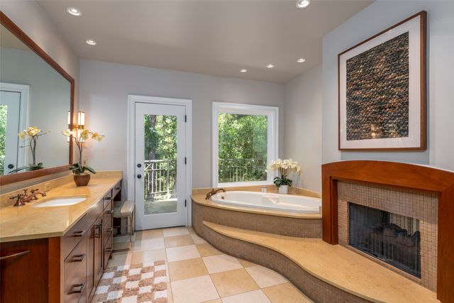 2702 Mark Twain Court, Arlington, TX 76006