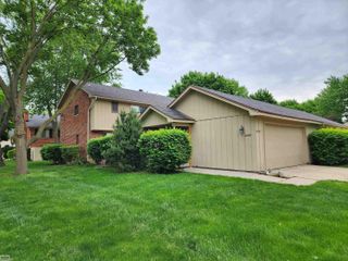 42545 Eldon Avenue, Clinton Twp, MI 48038