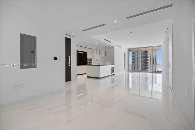 300 Biscayne Blvd Way 1102, Miami, FL 33131