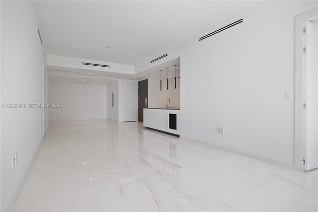 300 Biscayne Blvd Way 1102, Miami, FL 33131