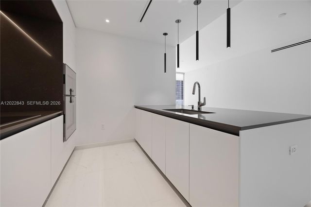 300 Biscayne Blvd Way 1102, Miami, FL 33131