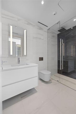 300 Biscayne Blvd Way 1102, Miami, FL 33131