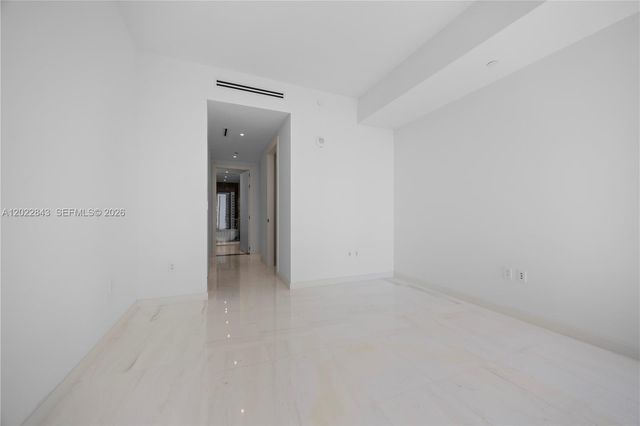 300 Biscayne Blvd Way 1102, Miami, FL 33131