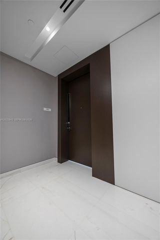 300 Biscayne Blvd Way 1102, Miami, FL 33131