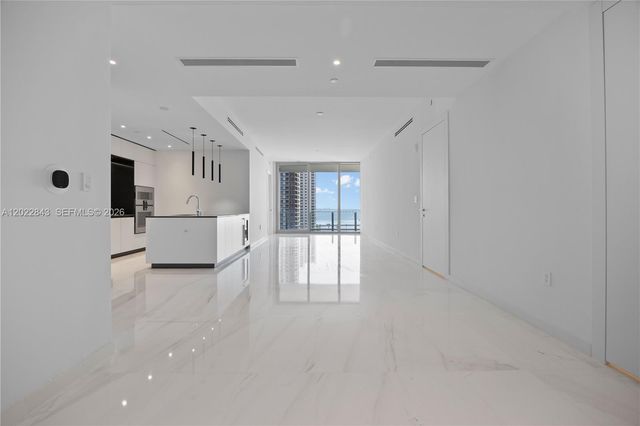300 Biscayne Blvd Way 1102, Miami, FL 33131