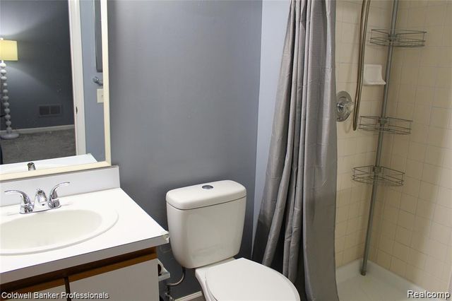 42540 Lilley Pointe Drive, Canton, MI 48187