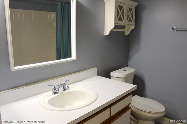 42540 Lilley Pointe Drive, Canton, MI 48187