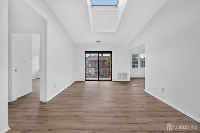 204 C Sierra Court 2043, Woodbridge Proper, NJ 07095