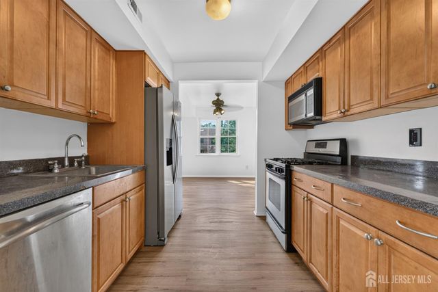 204 C Sierra Court 2043, Woodbridge Proper, NJ 07095
