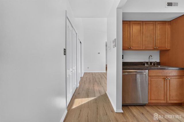 204 C Sierra Court 2043, Woodbridge Proper, NJ 07095