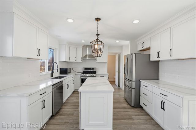 7858 Turrillium Lane, Waterford Charter Township, MI 48327