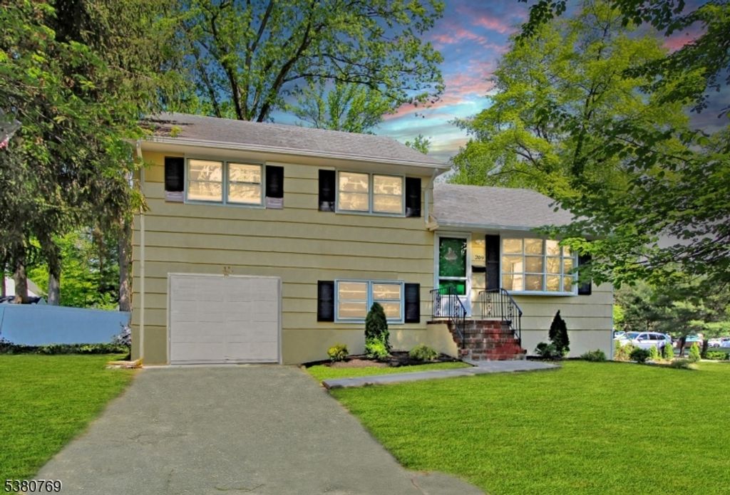 209 Pleasant Ave, Fanwood Boro, NJ 07023