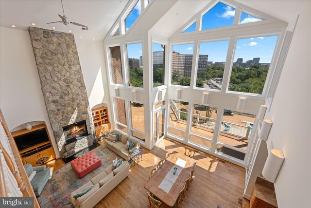 1701 S ARLINGTON RIDGE RD, Arlington, VA 22202