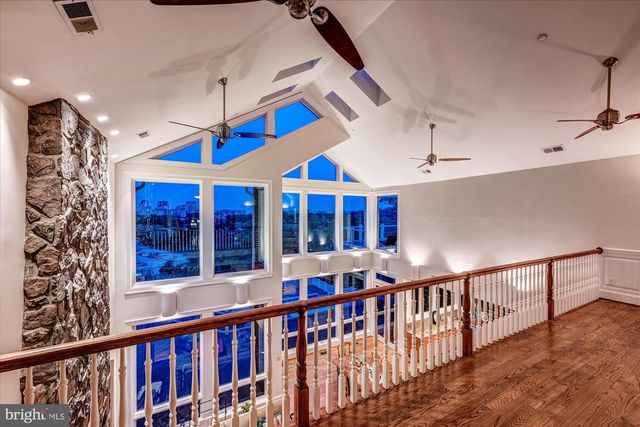 1701 S ARLINGTON RIDGE RD, Arlington, VA 22202