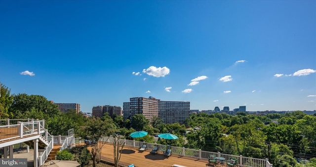 1701 S ARLINGTON RIDGE RD, Arlington, VA 22202