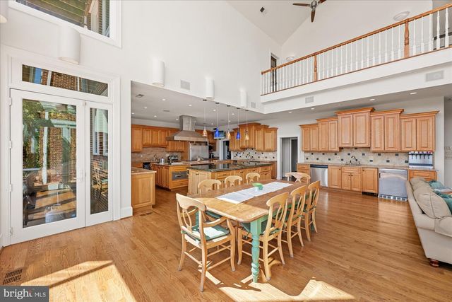 1701 S ARLINGTON RIDGE RD, Arlington, VA 22202