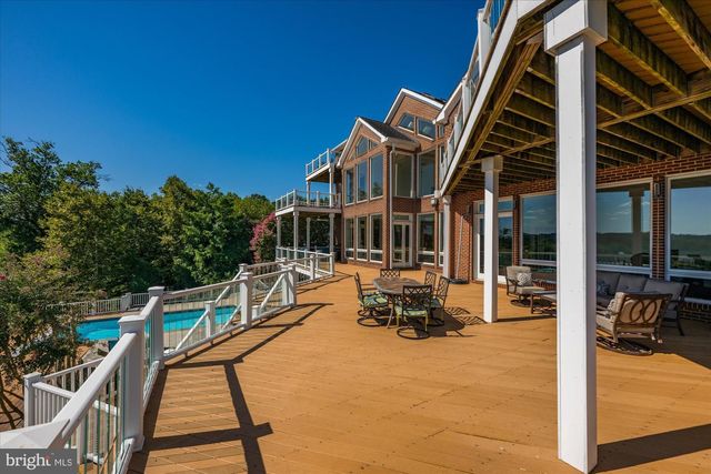 1701 S ARLINGTON RIDGE RD, Arlington, VA 22202