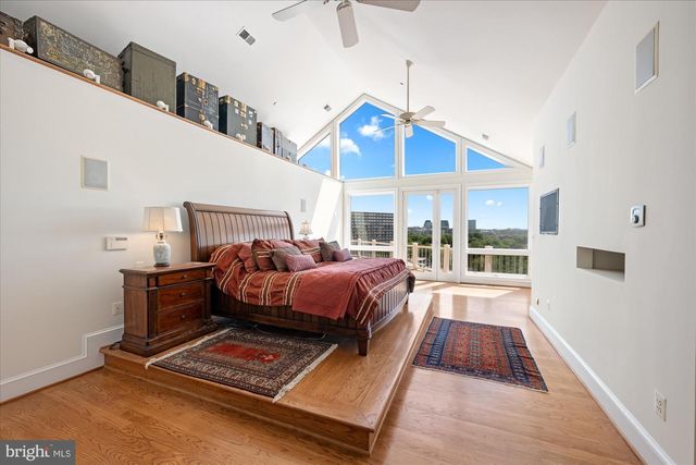 1701 S ARLINGTON RIDGE RD, Arlington, VA 22202