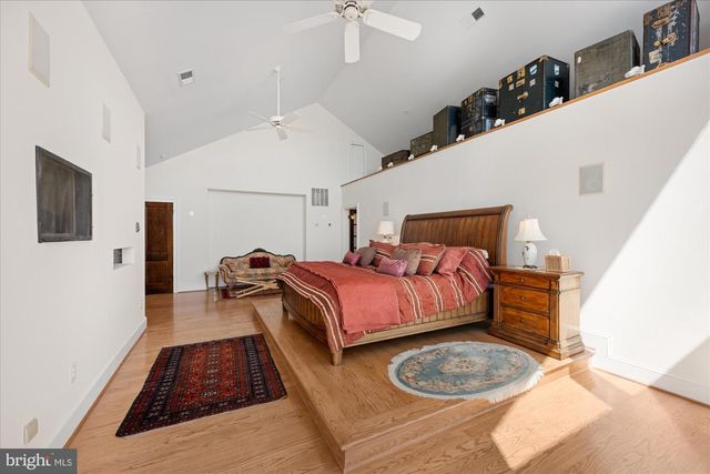 1701 S ARLINGTON RIDGE RD, Arlington, VA 22202