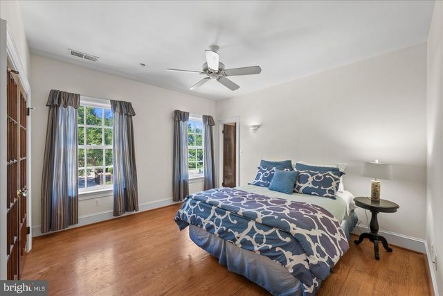 1701 S ARLINGTON RIDGE RD, Arlington, VA 22202